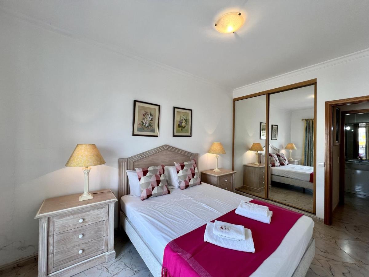 Quarteira Elegant With Pool By Homing Appartement Buitenkant foto