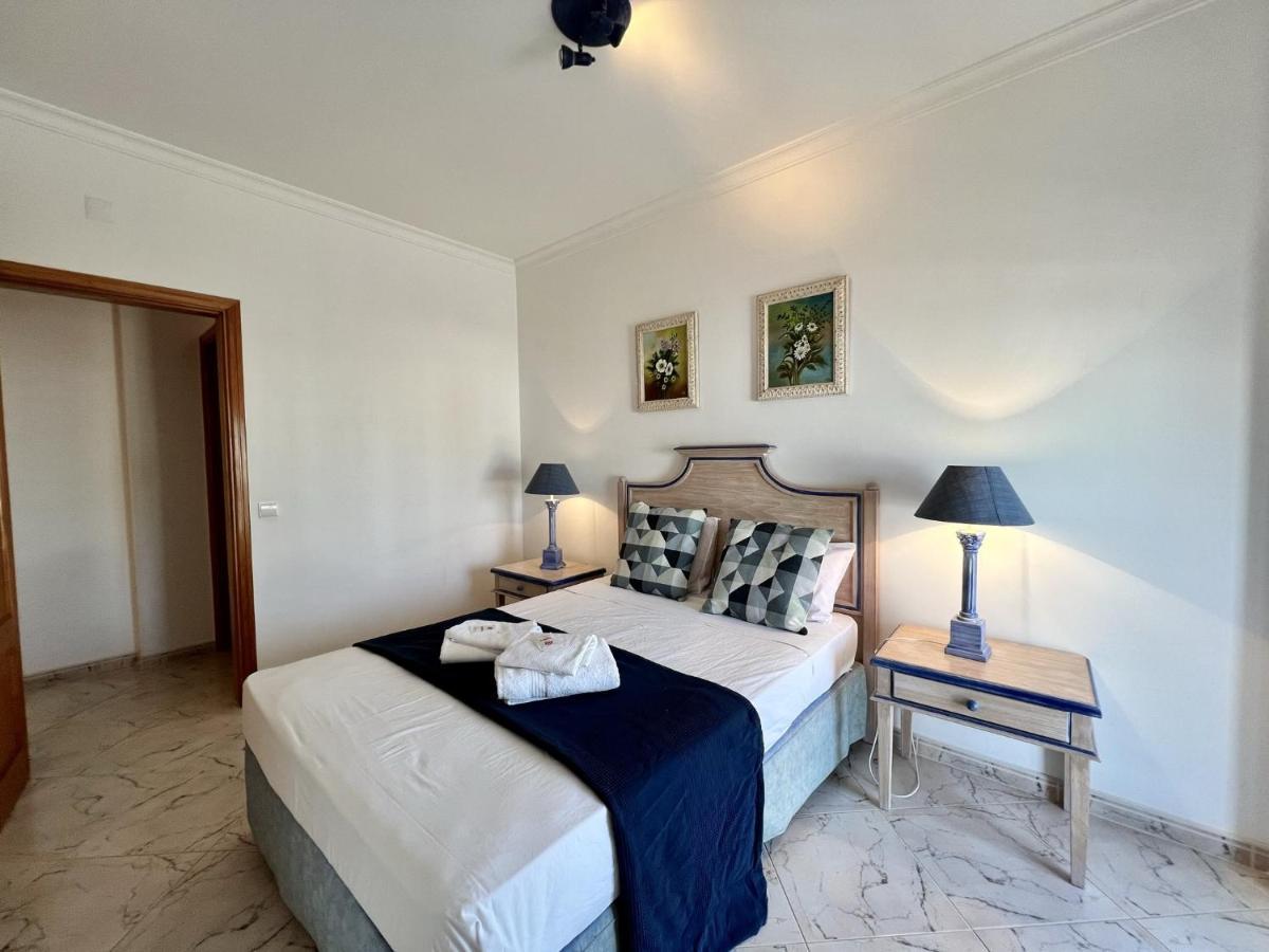 Quarteira Elegant With Pool By Homing Appartement Buitenkant foto