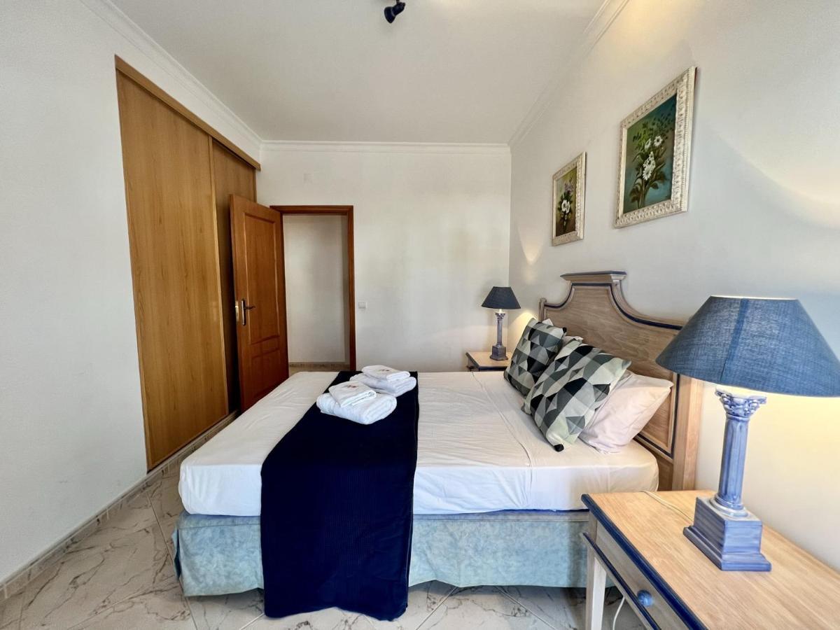 Quarteira Elegant With Pool By Homing Appartement Buitenkant foto
