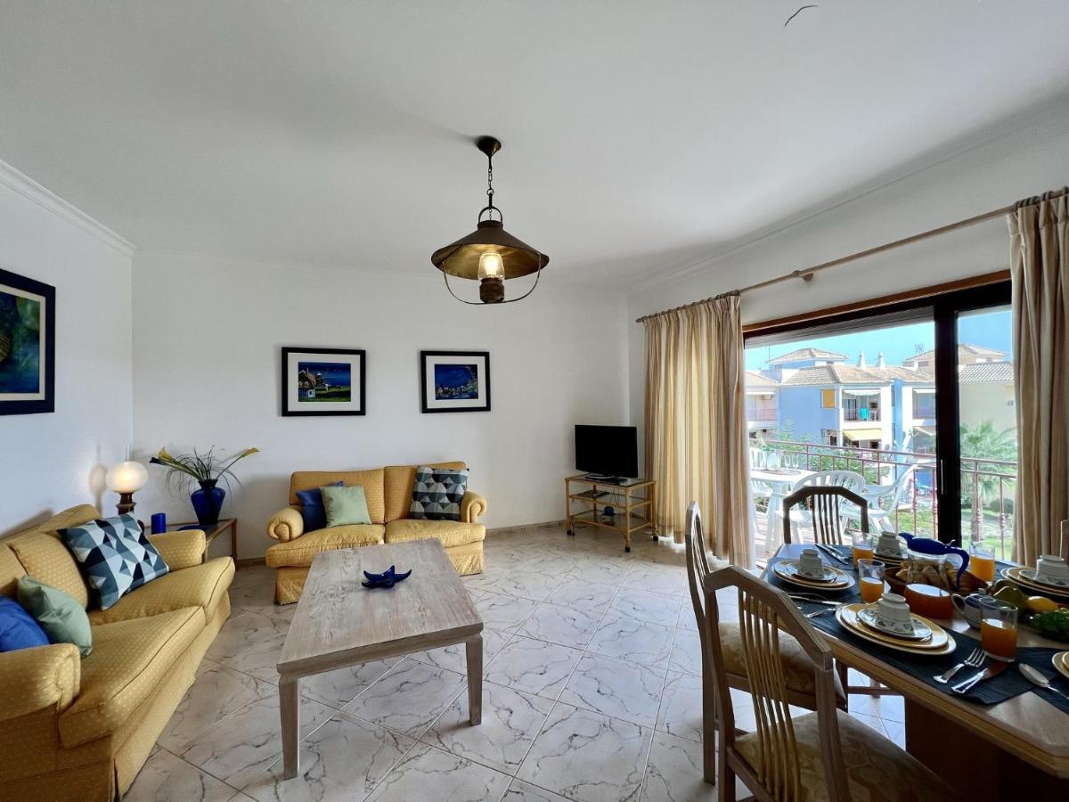 Quarteira Elegant With Pool By Homing Appartement Buitenkant foto