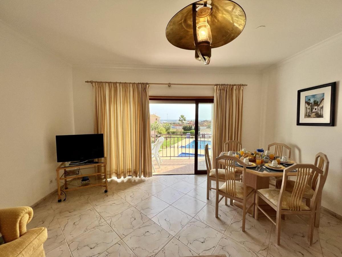 Quarteira Elegant With Pool By Homing Appartement Buitenkant foto