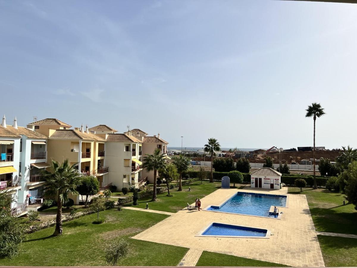 Quarteira Elegant With Pool By Homing Appartement Buitenkant foto