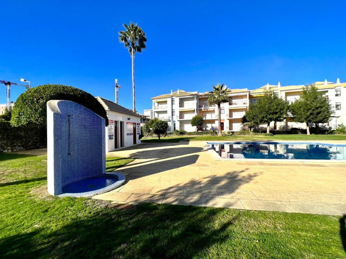 Quarteira Elegant With Pool By Homing Appartement Buitenkant foto
